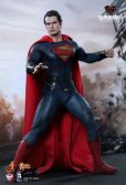 Man of Steel Hot Toys 02